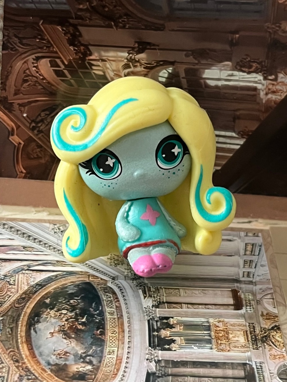 monster high minis - original ghouls series 1 lagoona blue mini figure.